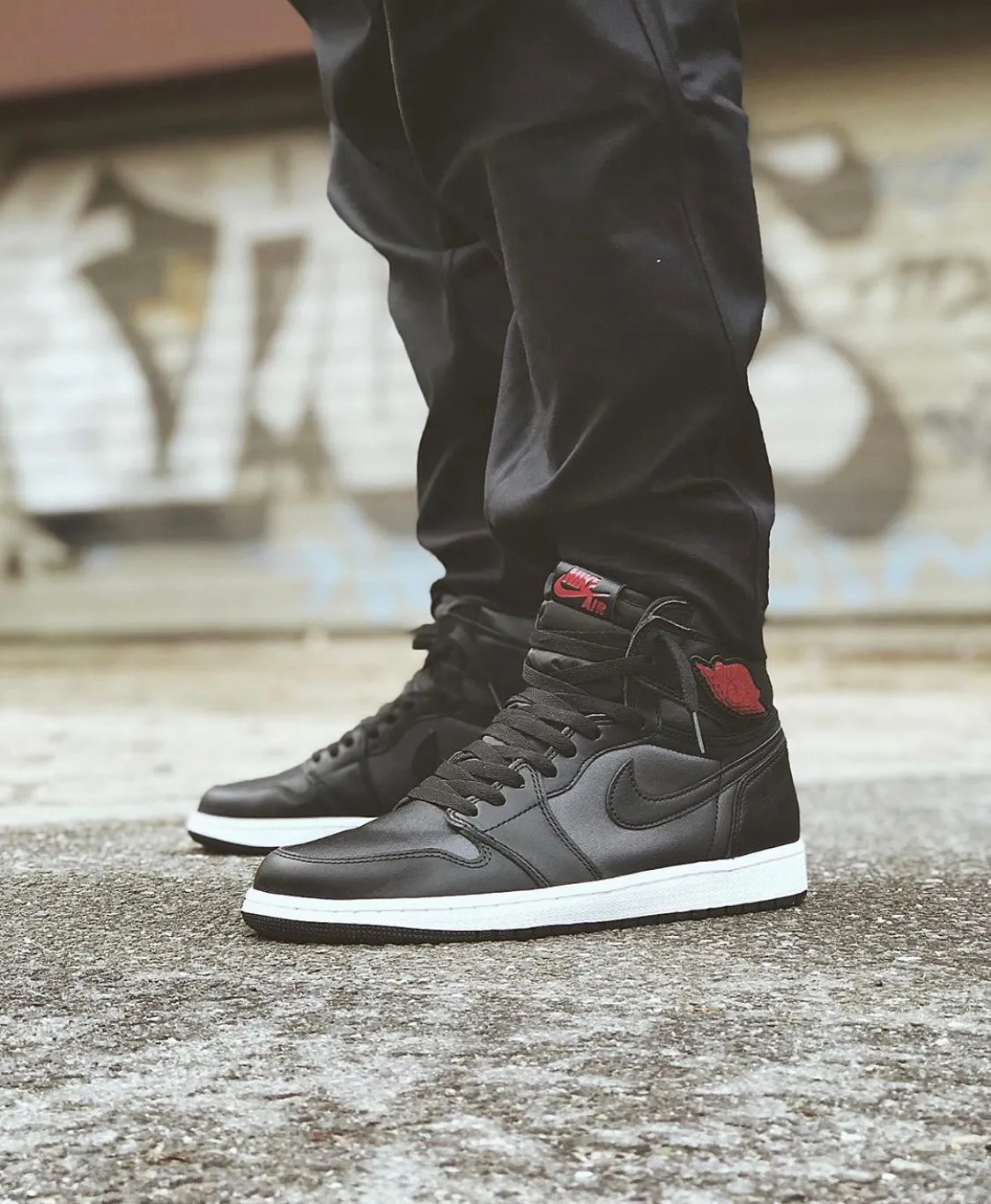 CE - AJ1 black and red silk