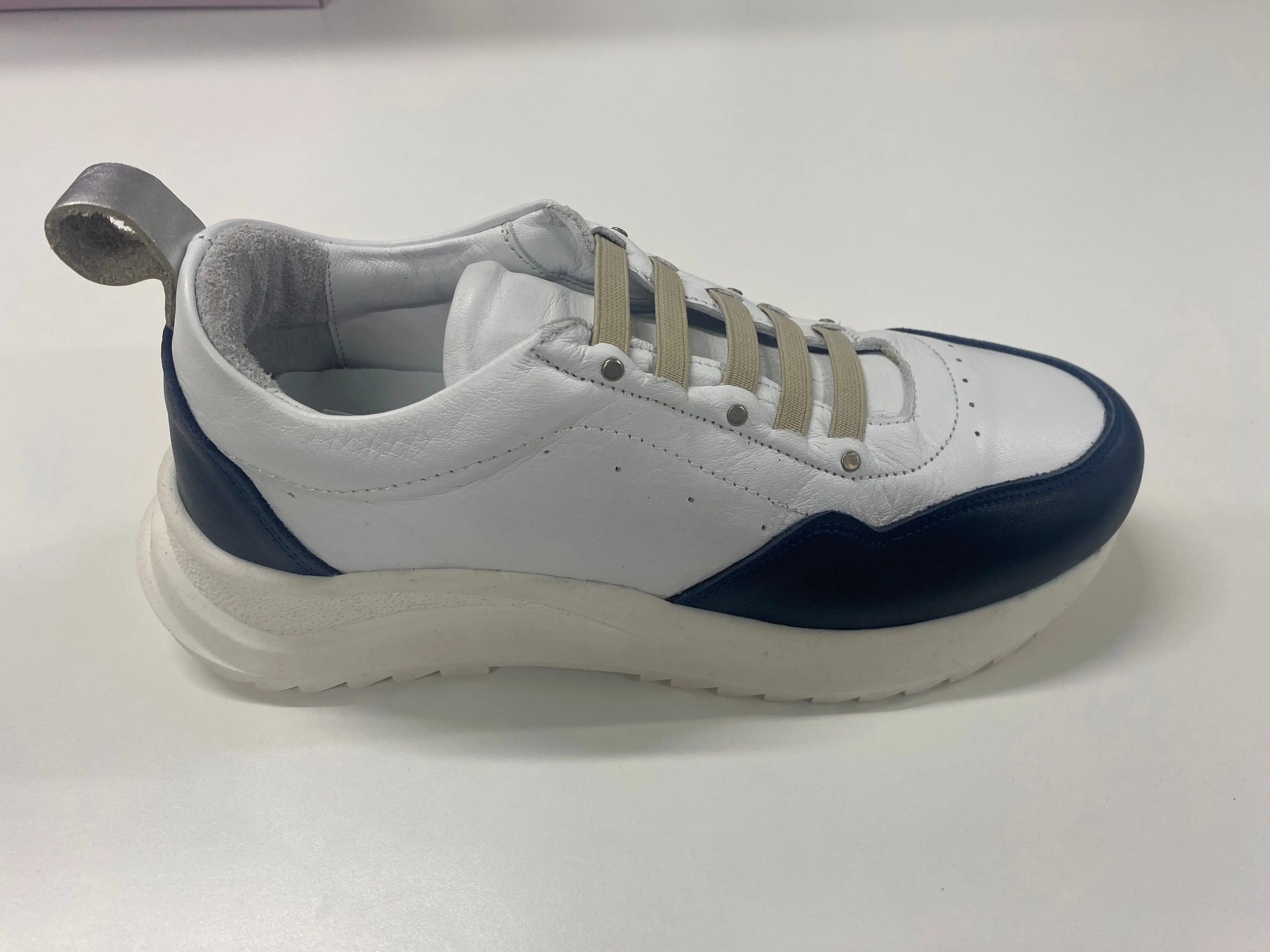 Newtown - Leather Sneaker - White/Navy