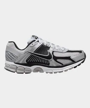 Nike Zoom Vomero in Metallic Silver / Pure Platinum