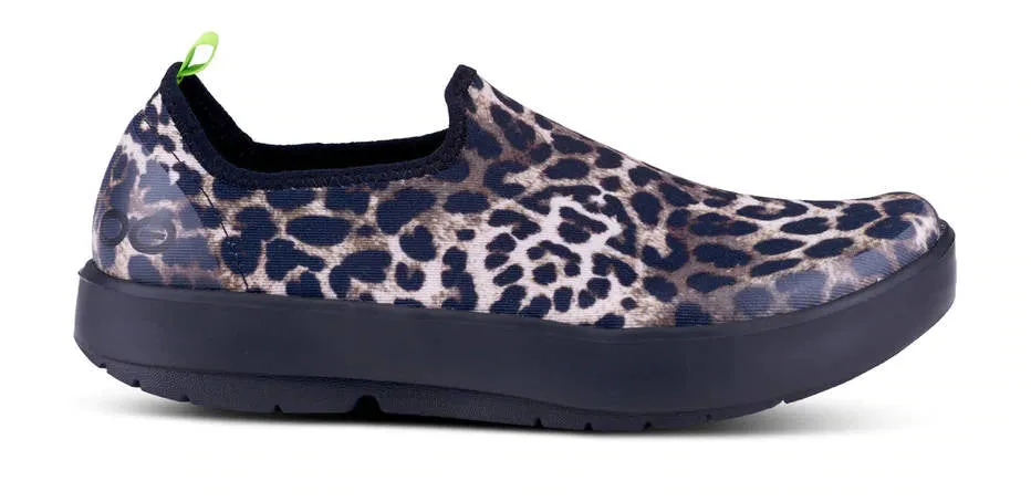 OOFOS Womens OOmg Eezee Low Black Cheetah